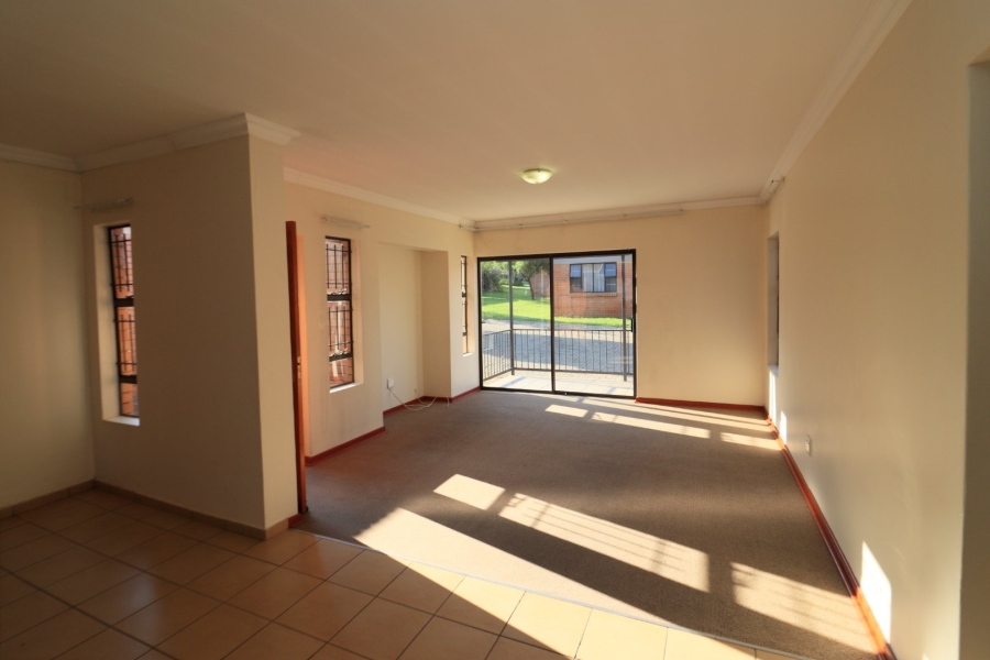 2 Bedroom Property for Sale in Langenhovenpark Free State